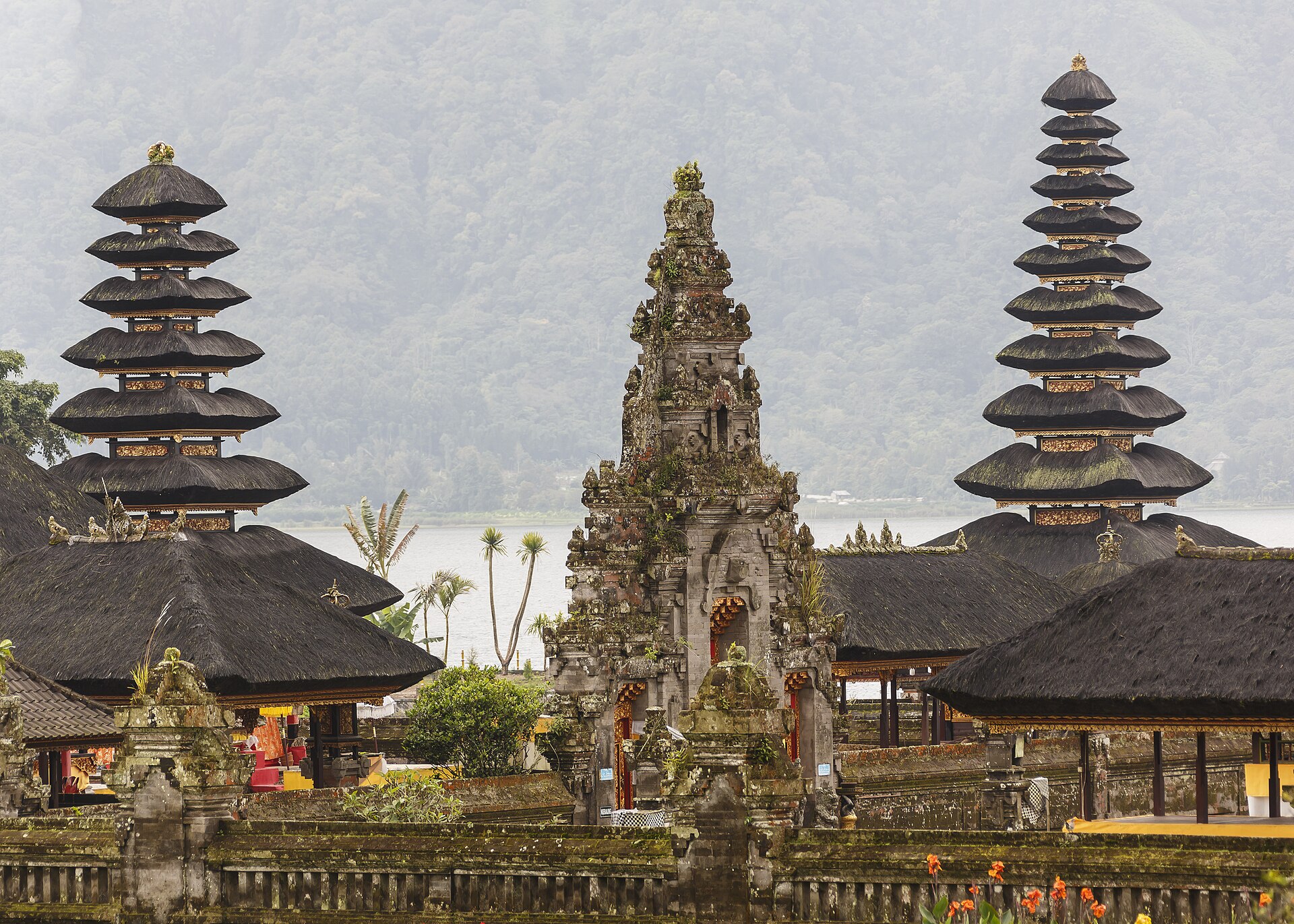 Tempeltornen, meru, vid Pura Ulun Danu Bratan
